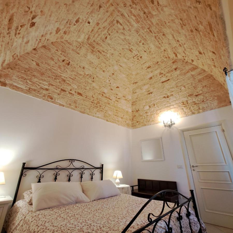 Вилла Historich House Largo Martellotta 44 Альберобелло Экстерьер фото